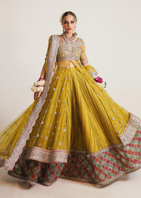 Pakistani Mehndi Dress In Pishwas Style