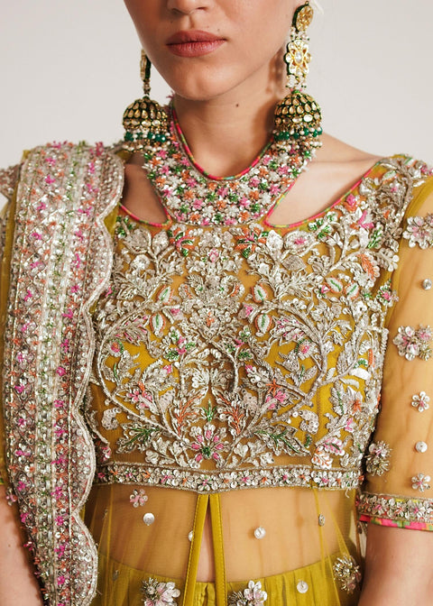 Pakistani Mehndi Dress In Pishwas Style