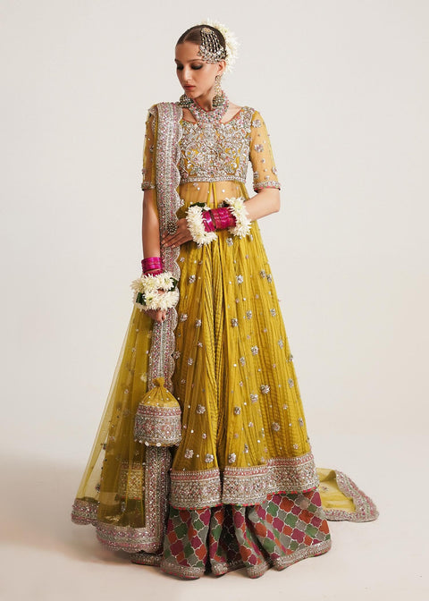 Pakistani Mehndi Dress In Pishwas Style