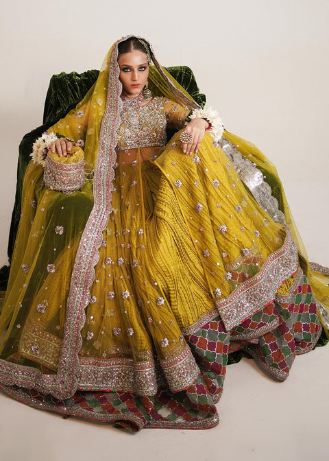 Pakistani Mehndi Dress In Pishwas Style