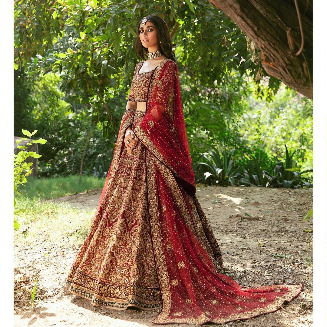 Designer Bridal Lehenga in Red Choli for Barat #BN782 | Pakistani bridal  wear, Pakistani bridal lehenga, Golden bridal lehenga